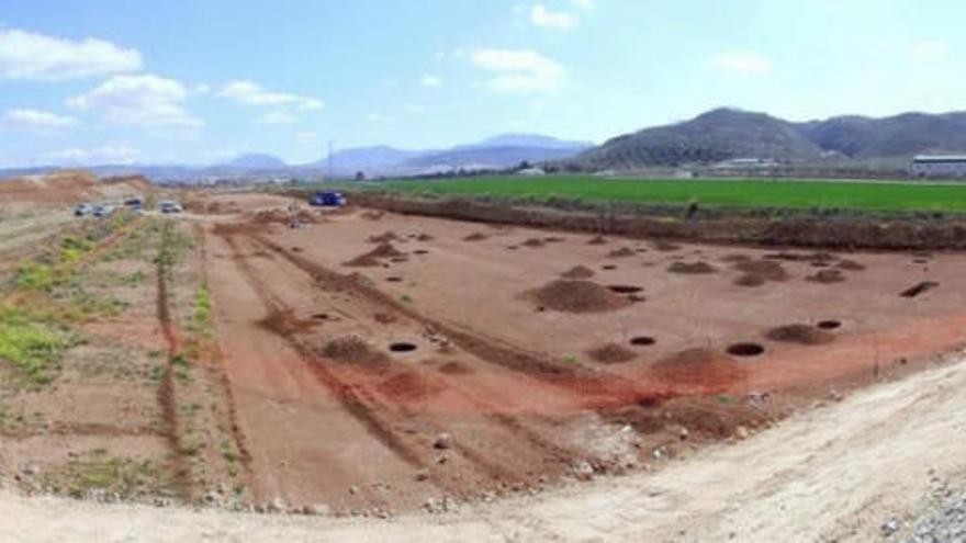 Vista general del yacimiento de Arroyo Saladillo donde se ha hallado un poblado de finales del IV milenio a. de C.