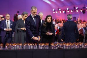 Así ha sido el acto para homenajear el 80 aniversario de la liberación de Auschwitz