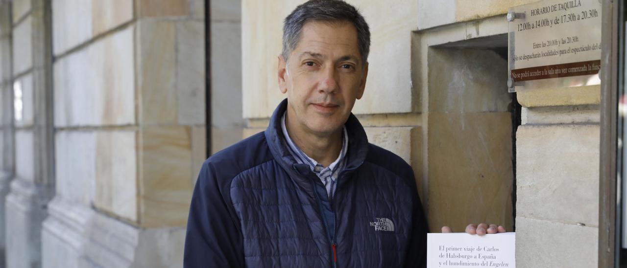 El historiador Javier López, en Begoña, con su nuevo libro.