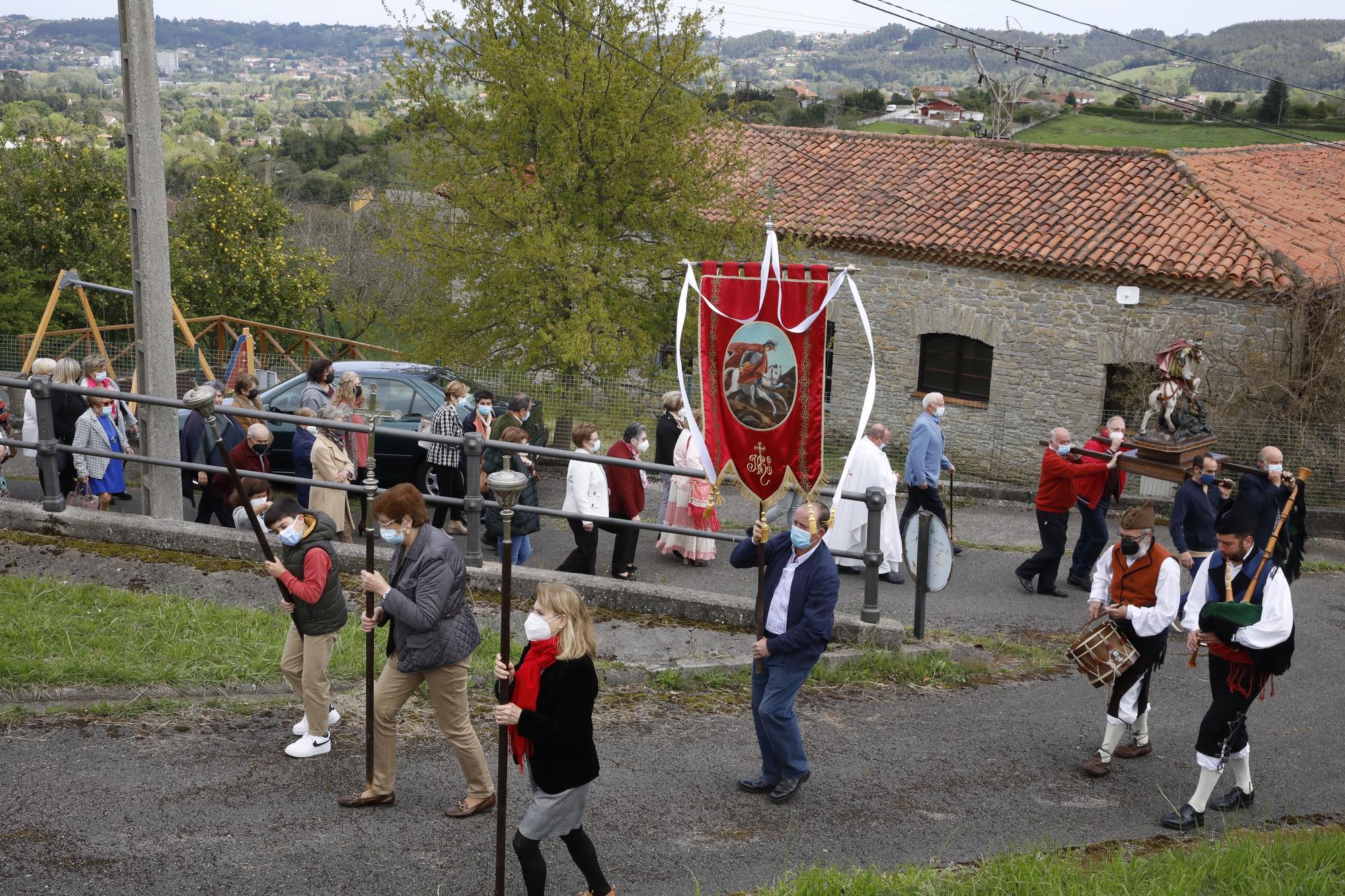 En imágenes: La parroquia de Santurio celebra San Jorge