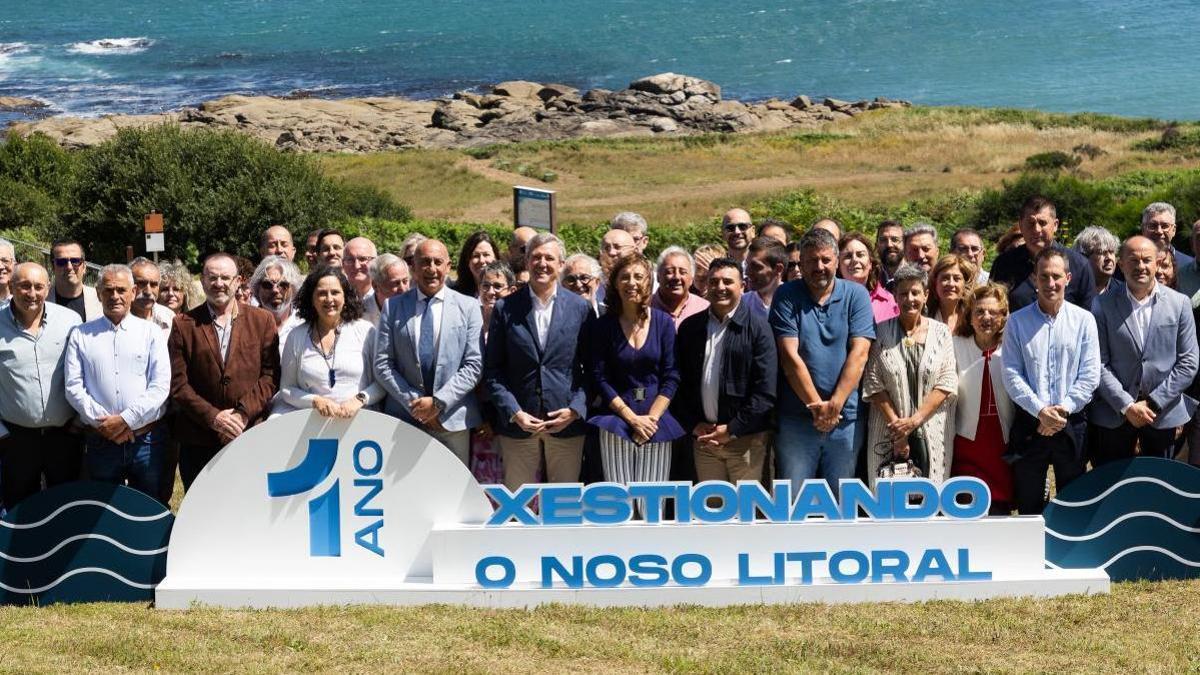 Acto en Muxía para conmemorar el primer aniversario de la gestión del litoral por parte de la Xunta.