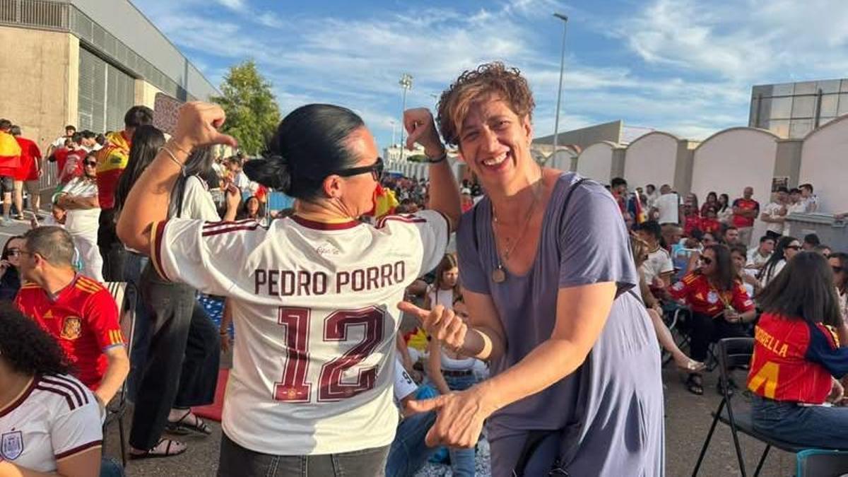 Don Benito se rinde a Pedro Porro tras su noche histórica ante Francia