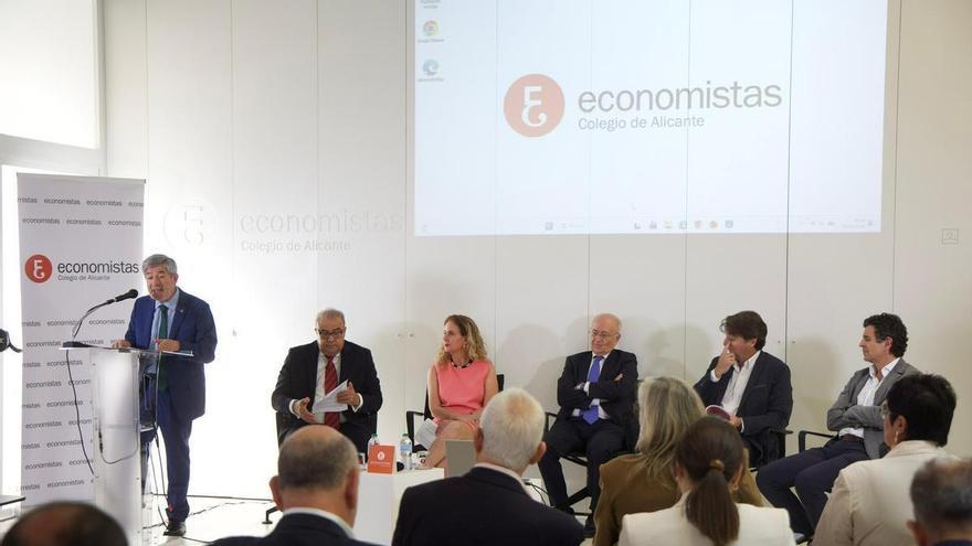 Jornada sobre alquiler de vivienda, ocupación ilegal y vivienda social organizada por el Colegio de Economistas