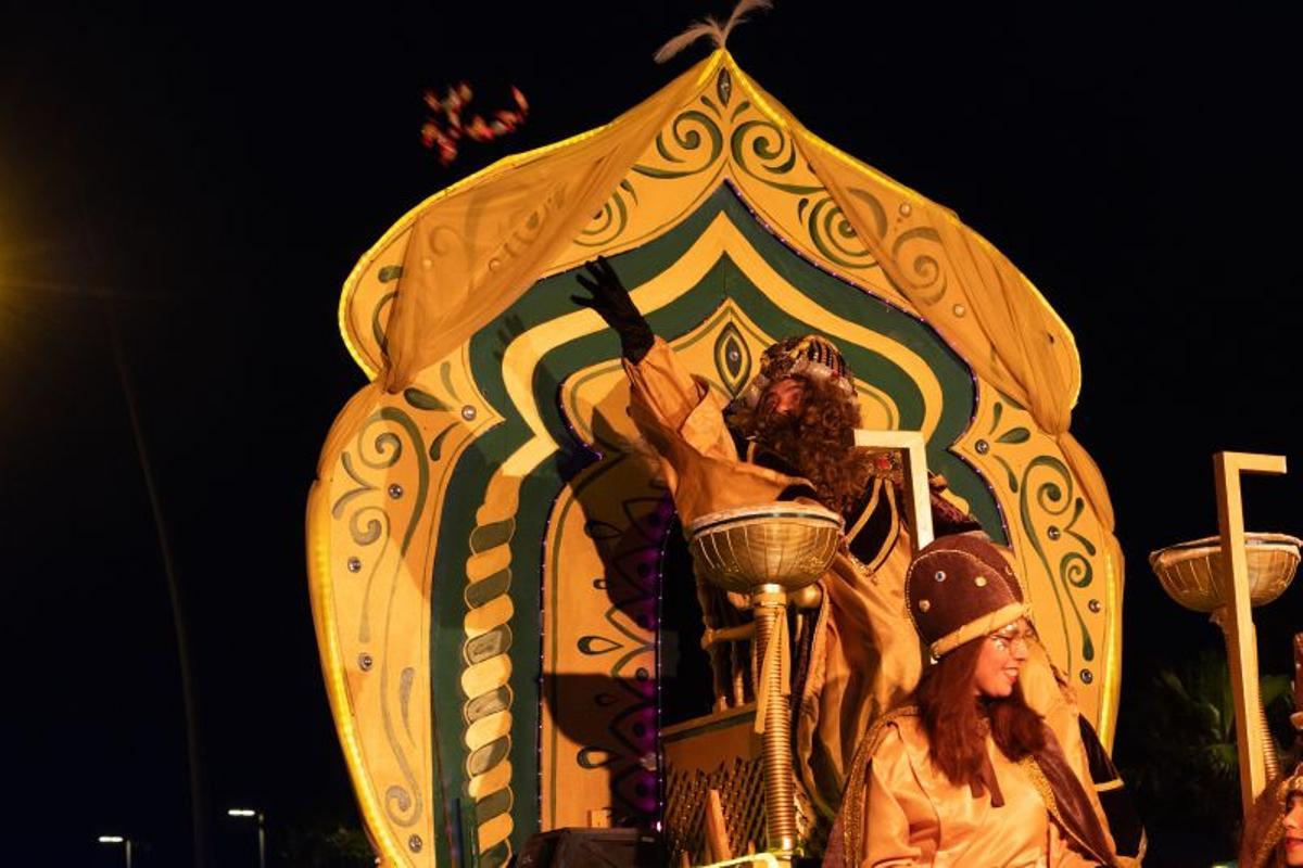 Mira aquí todas las fotos de la cabalgata de Reyes Magos en Ibiza
