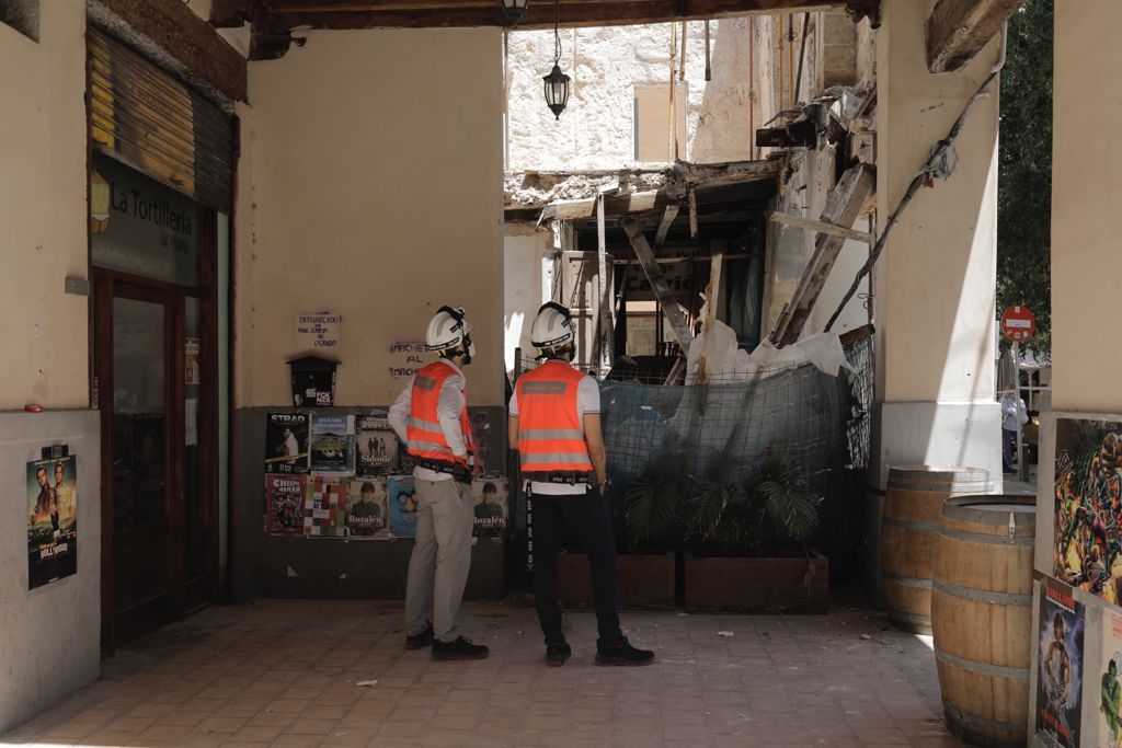 Se derrumba una finca abandonada en la plaza Quartera de Palma