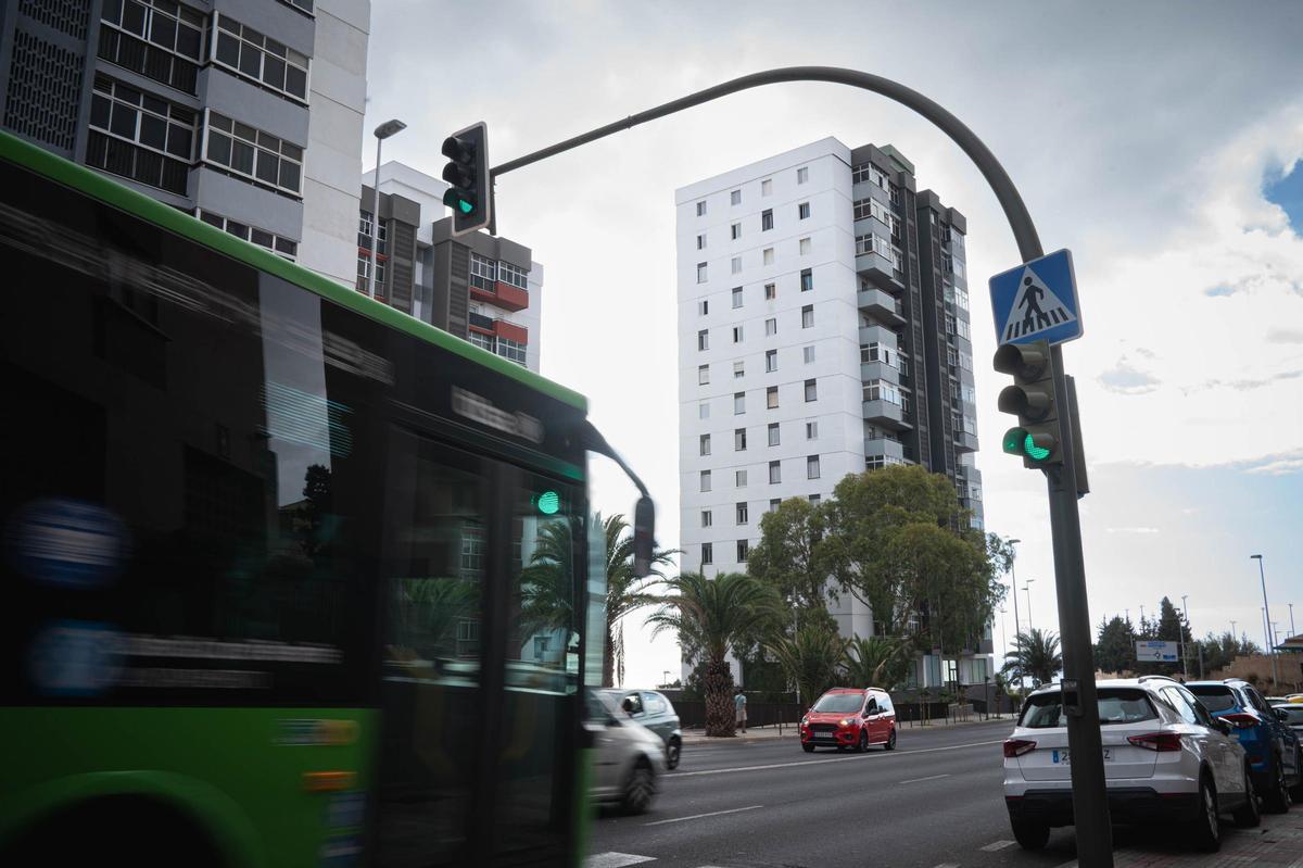 Semáforo de Miramar que cuenta con un sistema de foto-rojo.