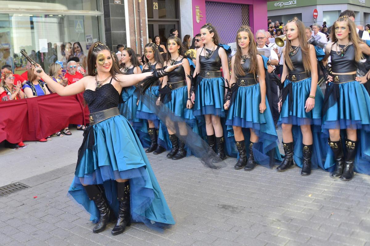 Un espectacular desfile infantil recorre las calles Un espectacular desfile infantil recorre las calles