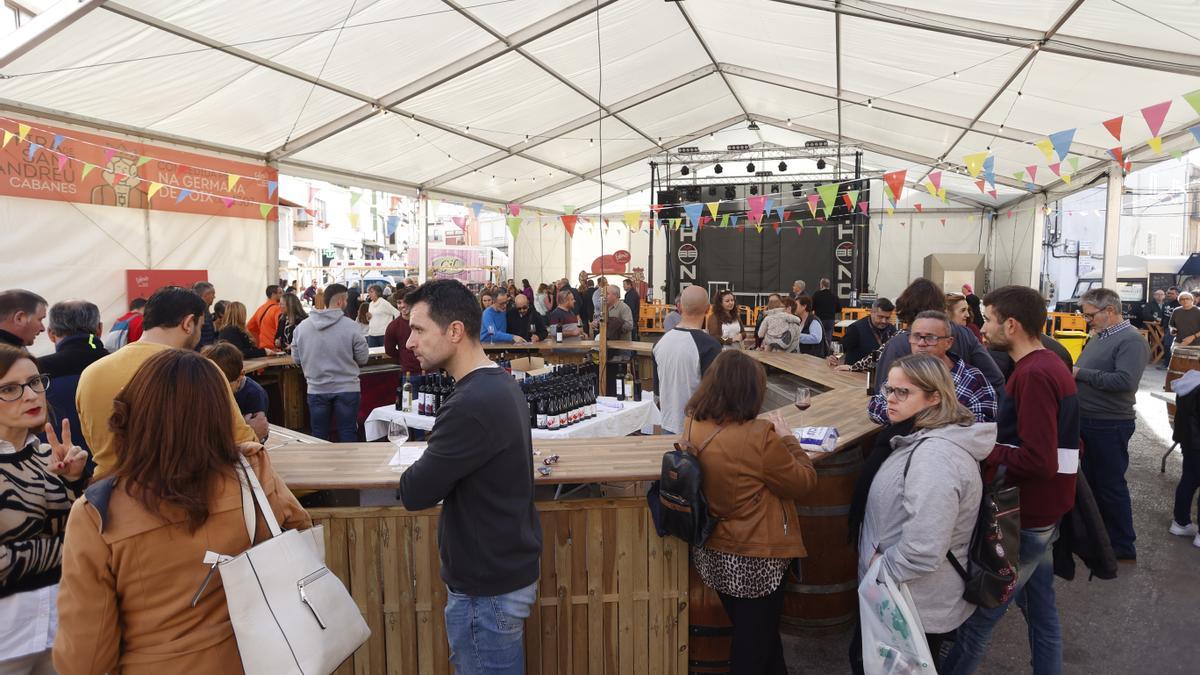 El evento cuenta con una zona gastronómica.