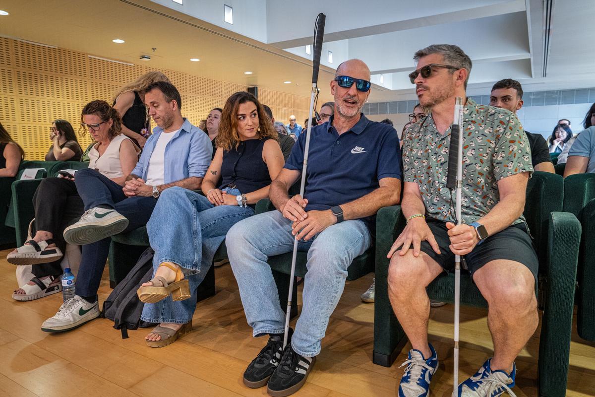 Mabel Mas, directora general de El Periódico; Francisco Cabezas, jefe de deportes de EL PERIÓDICO; Begoña González, protagonista y periodista de EL PERIÓDICO; Héctor Botí, protagonista del reportaje y Hugo Font protagonista del documental.