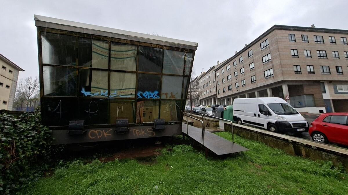 Los vecinos de los bloques que están frente a la vieja oficina de turismo ya ha hecho una denuncia conjunta para que desalojen al presunto vendedor de droga