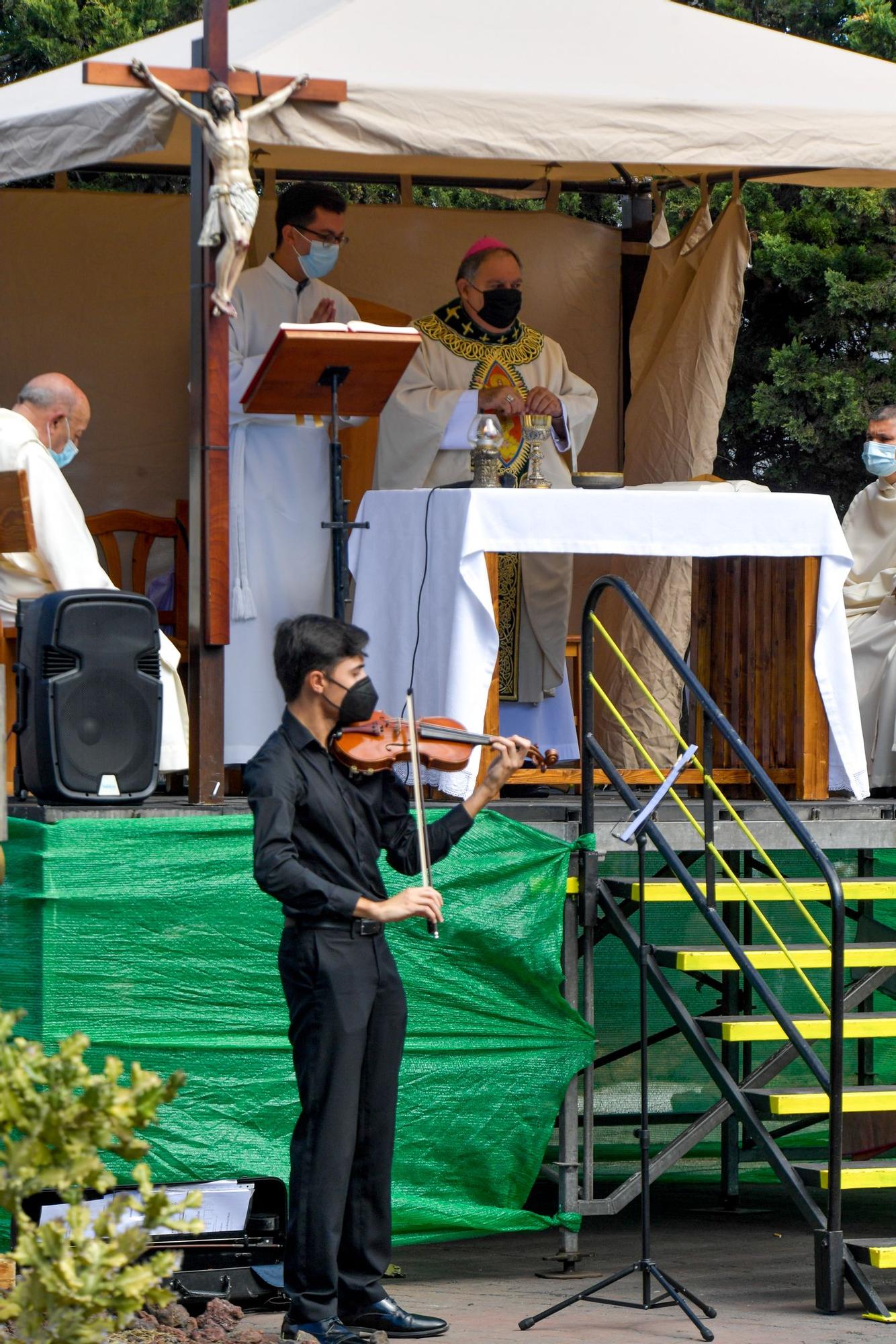 Día de Todos los Santos en el cementerio de San Lázaro (01/11/2021)