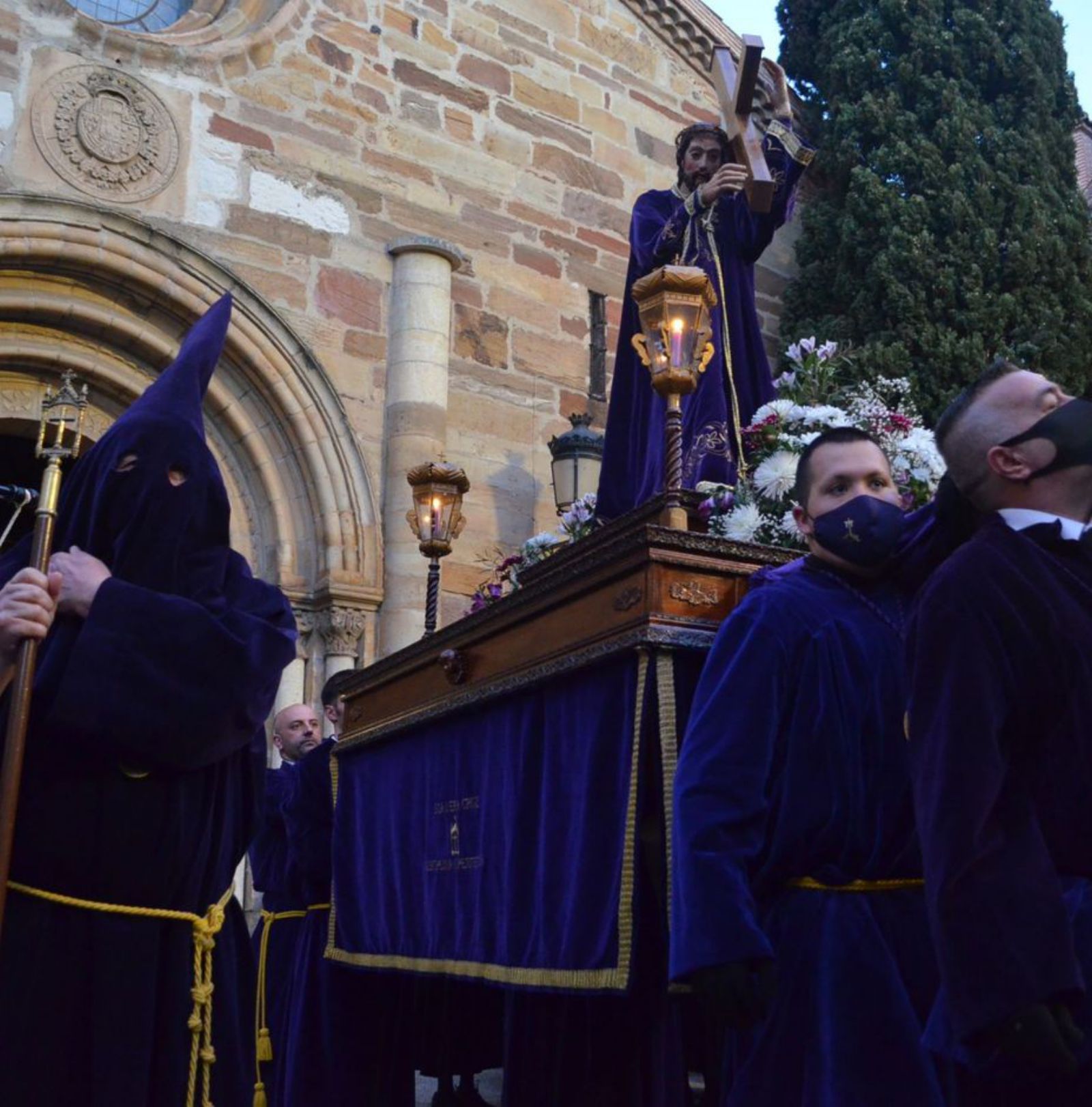 La Vera Cruz revive la Pasión en Benavente. / E. P.