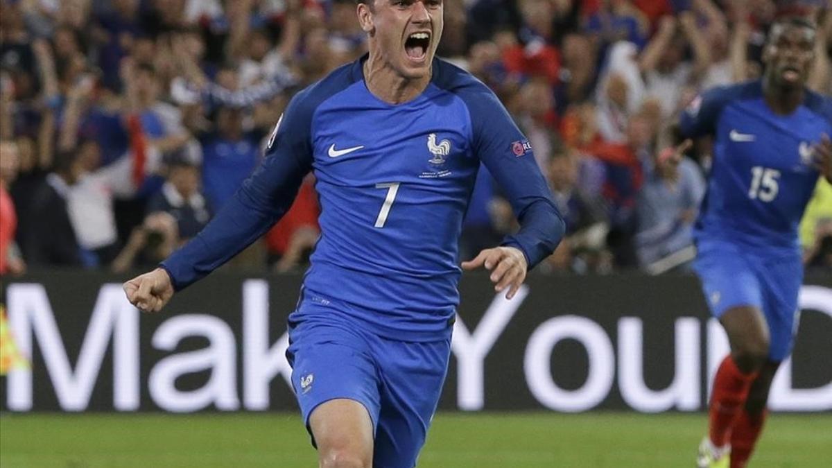 Antoine Griezmann celebra el gol marcado a Albania en el minuto 90