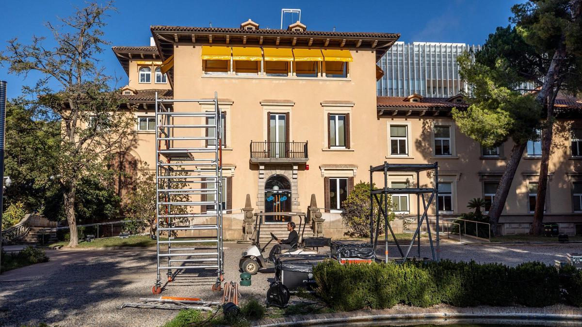 El rectorado de la UPC en los jardines de Torre Girona, en Barcelona.