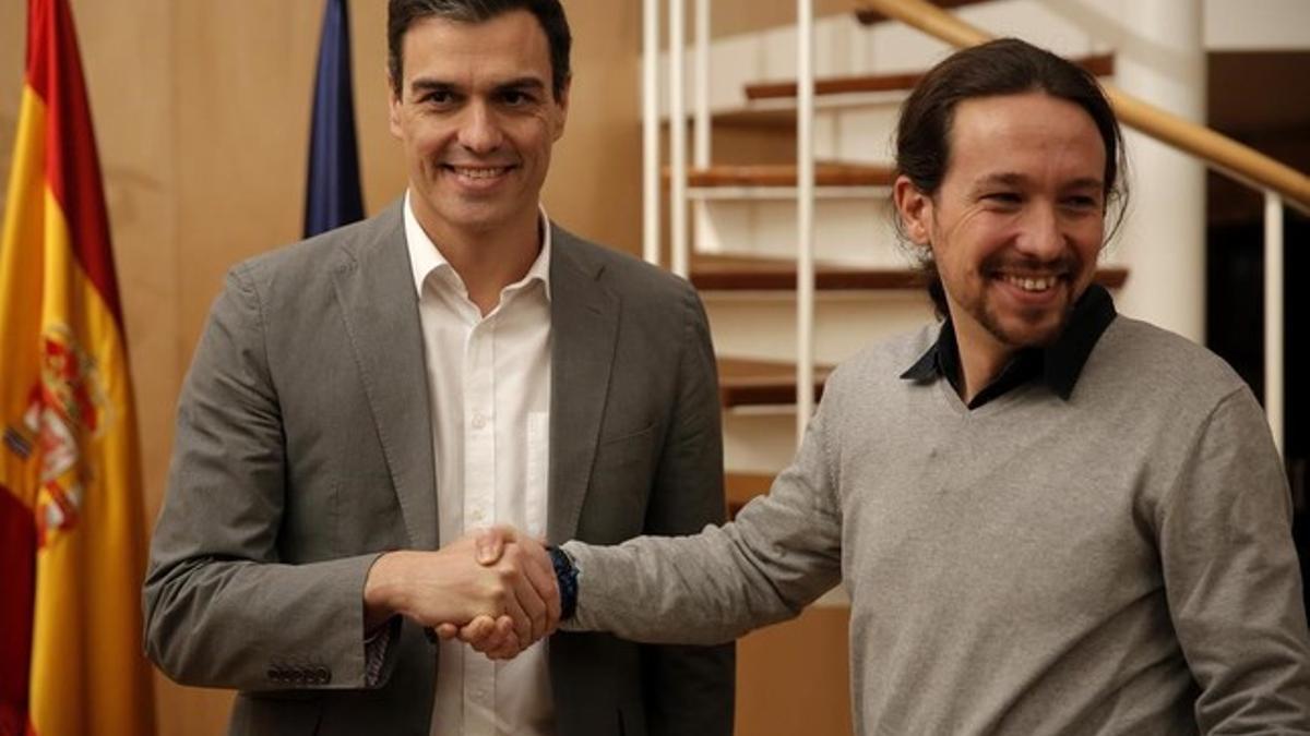 Pedro Sanchez con Pablo Iglesias