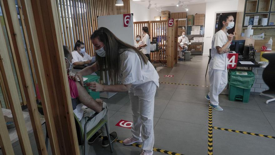 Baleares afronta el número más alto de sanitarios contagiados durante la pandemia