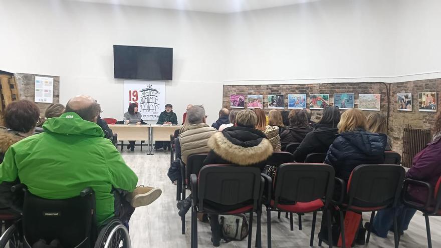 El comercio de Mieres critica la falta de medidas municipales para dinamizar el sector e impulsar la plaza de abastos