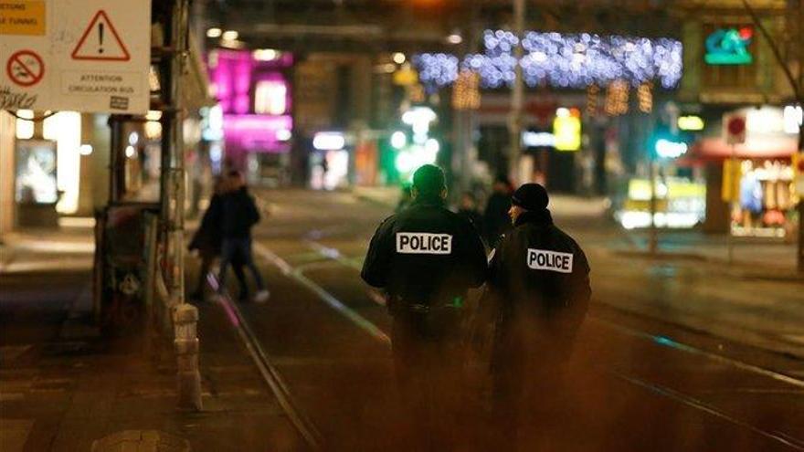 Tres muertos y doce heridos en un tiroteo en el centro de Estrasburgo