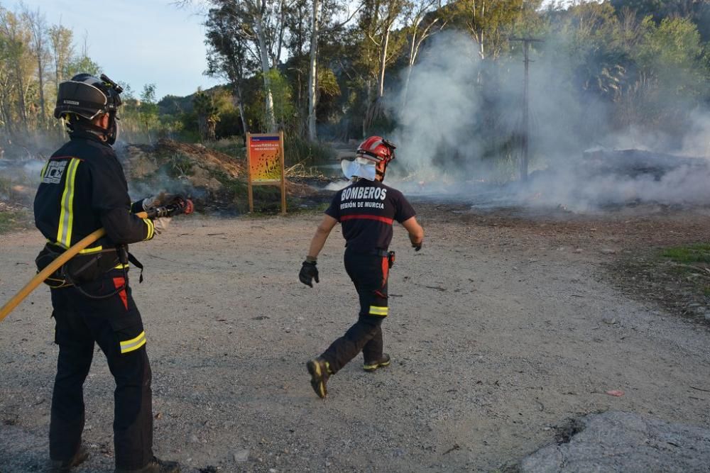 Un incendio en El Menjú devora parte de la vegetación del paraje