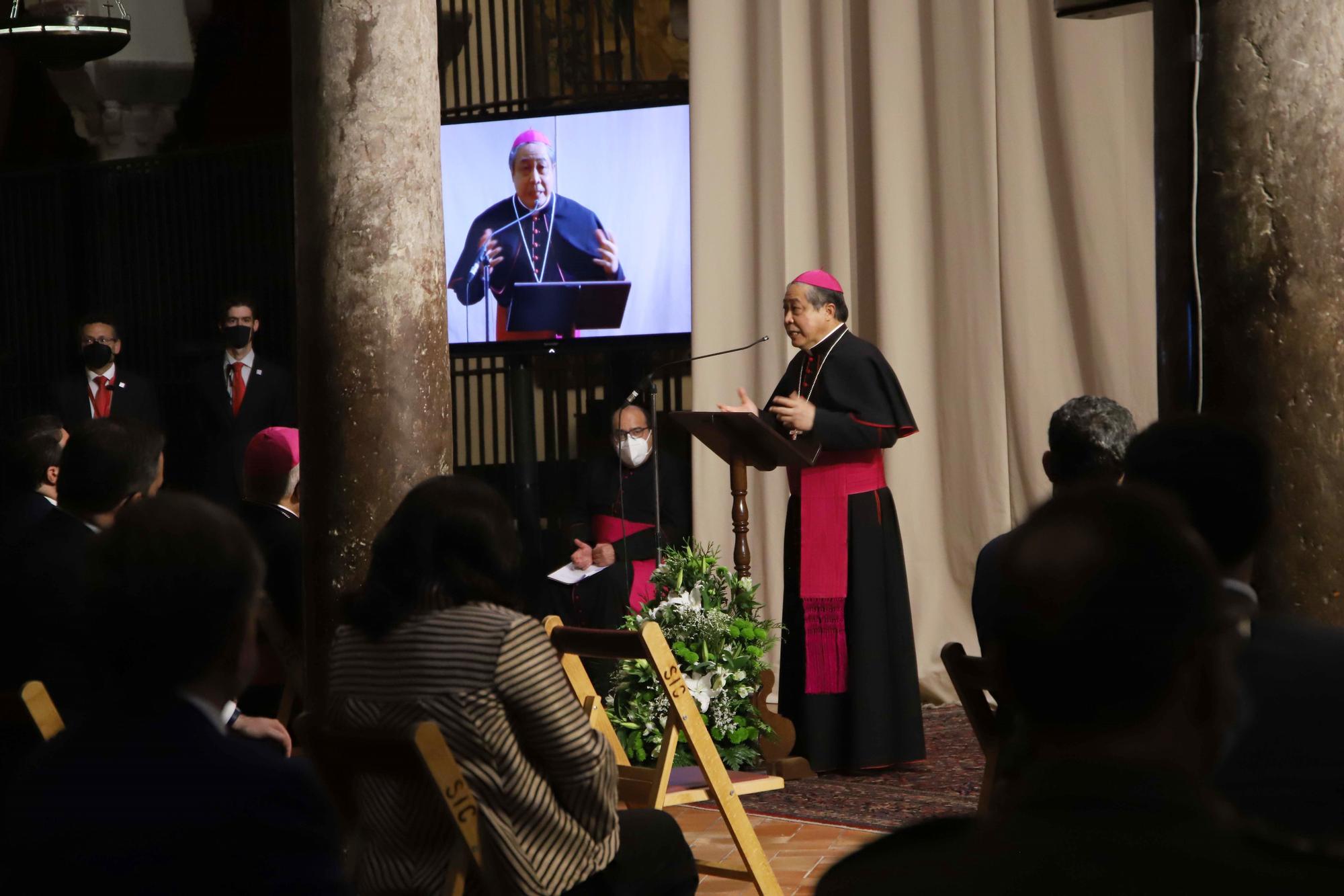 Vista institucional a la Capilla del Espíritu Santo y el renovado Palacio Epsicopal