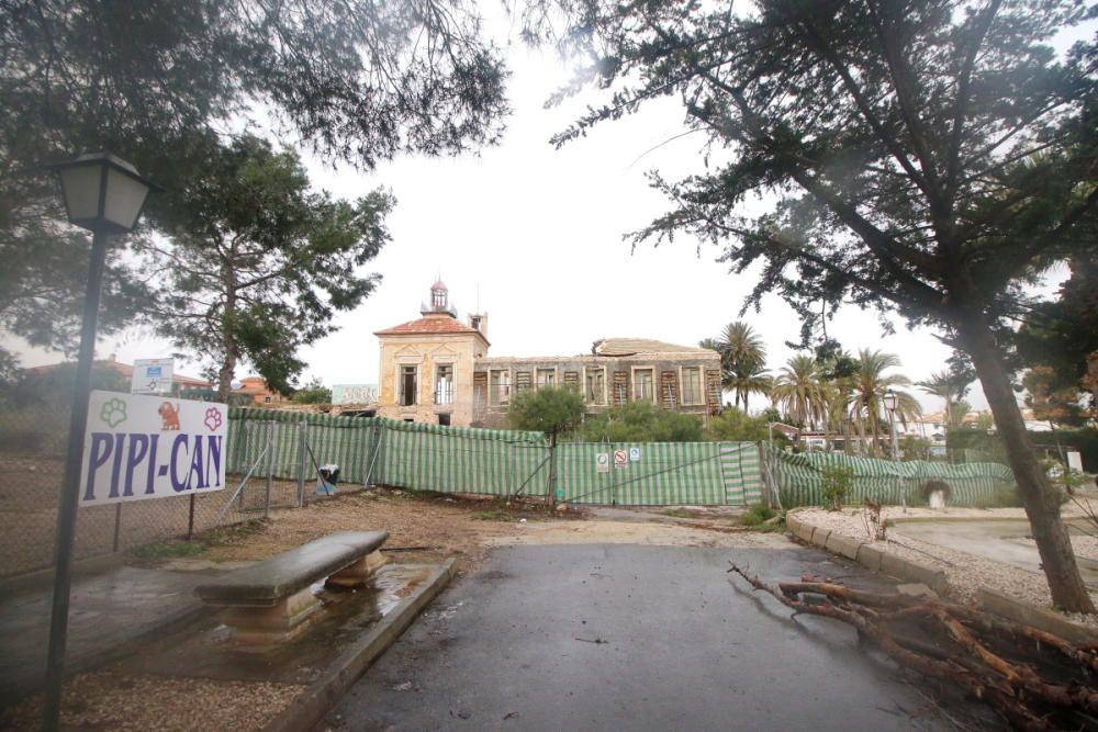 Casa y Torre de Los Balcones con imágenes captadas entre 2008 y 2017 y en el que se observa el deterioro del inmueble