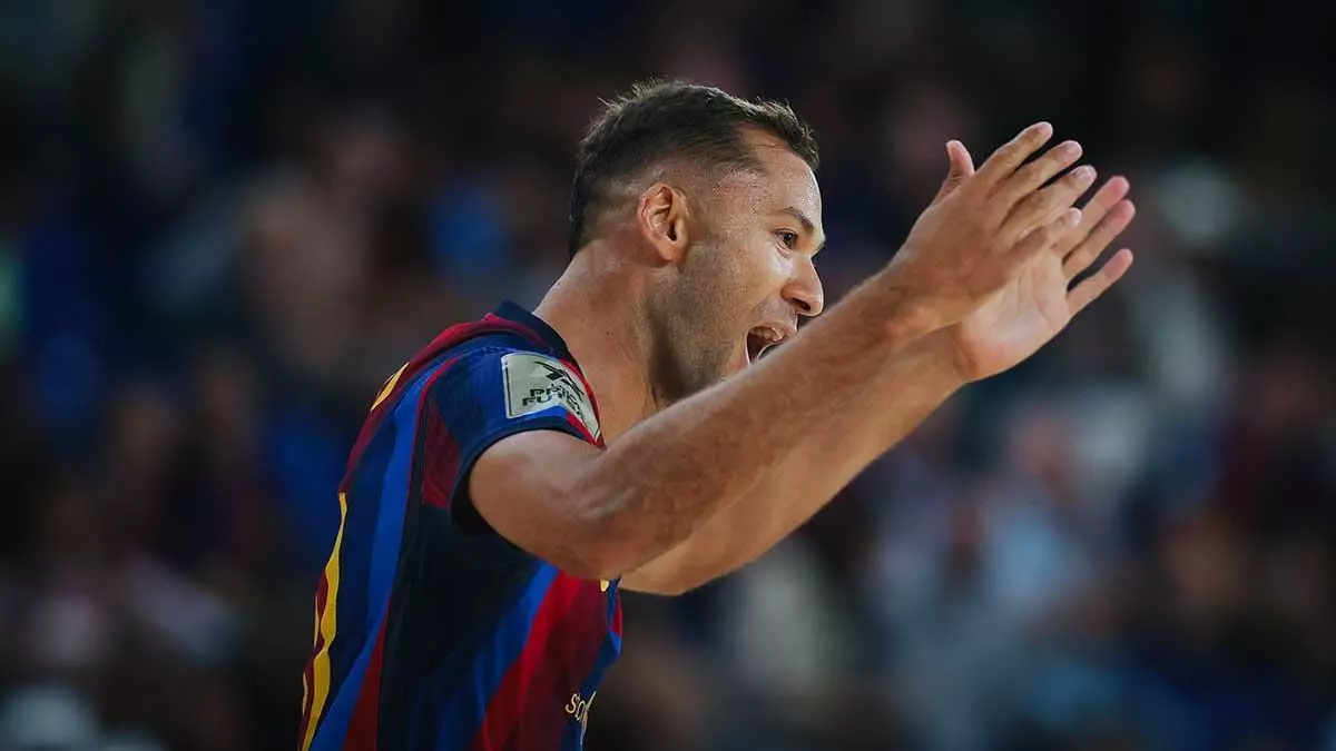 Pito completa su hat trick con una obra de arte ante el Peñíscola