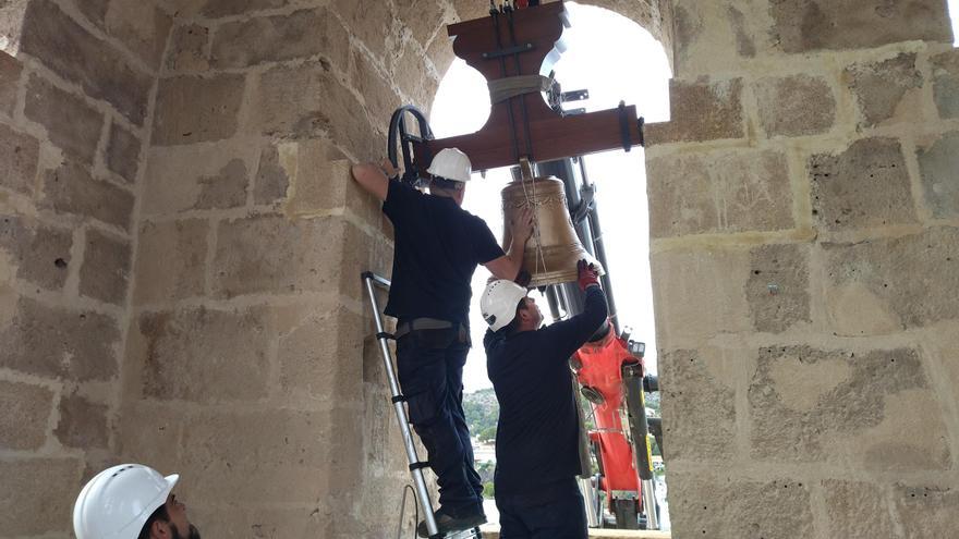 Así luce la torre de Xàbia con sus primeras campanas