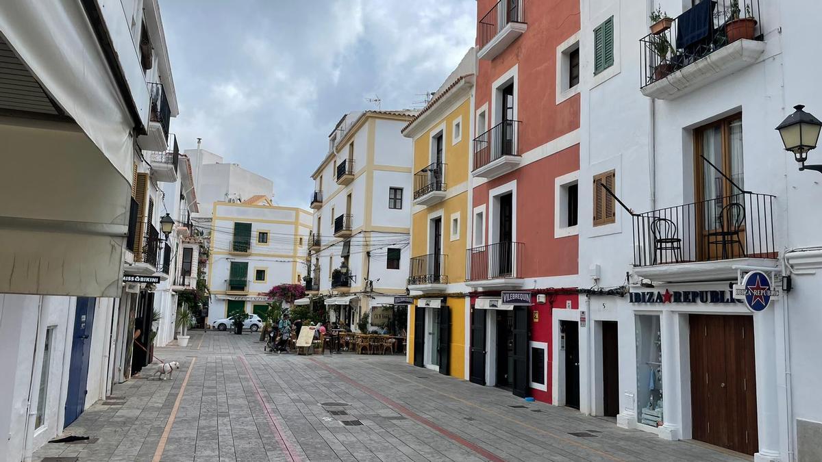Calle de la Marina en la que se produjeron los disparos.