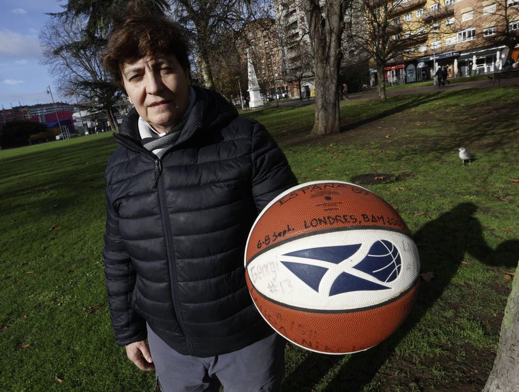 VÍDEO: La entrenadora de baloncesto Yolanda Mijares, se convierte en "Rompetechos" del mes de enero