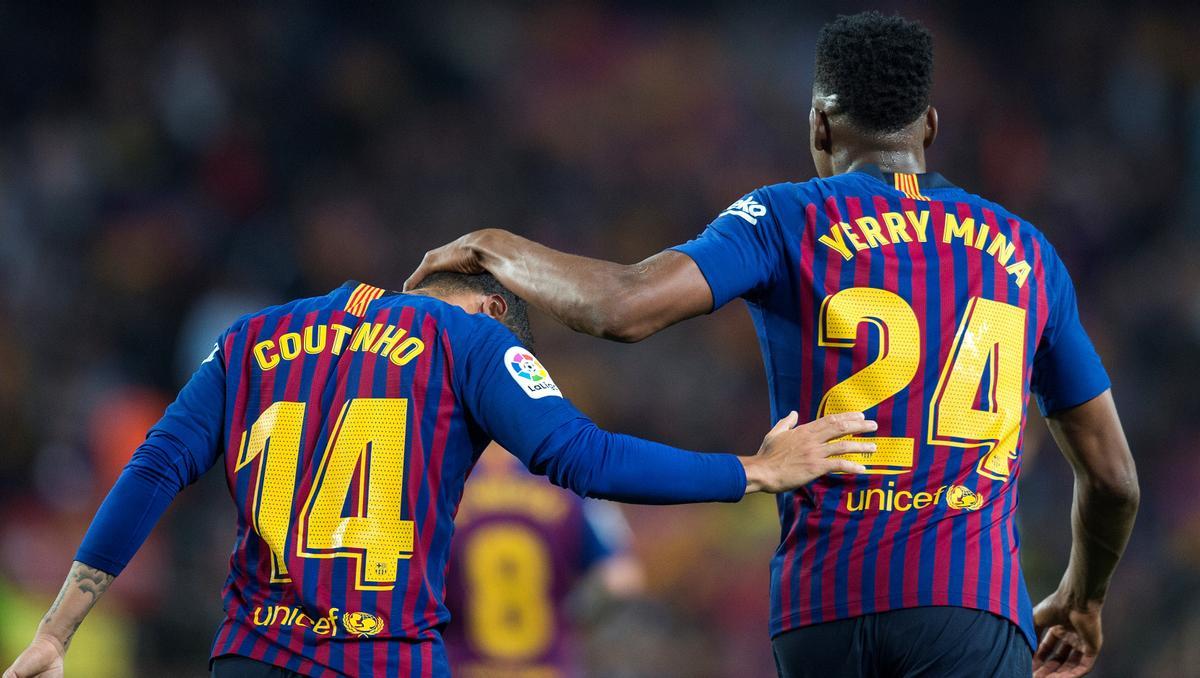 Coutinho y Mina celebran un gol del Barça a la Real Sociedad.