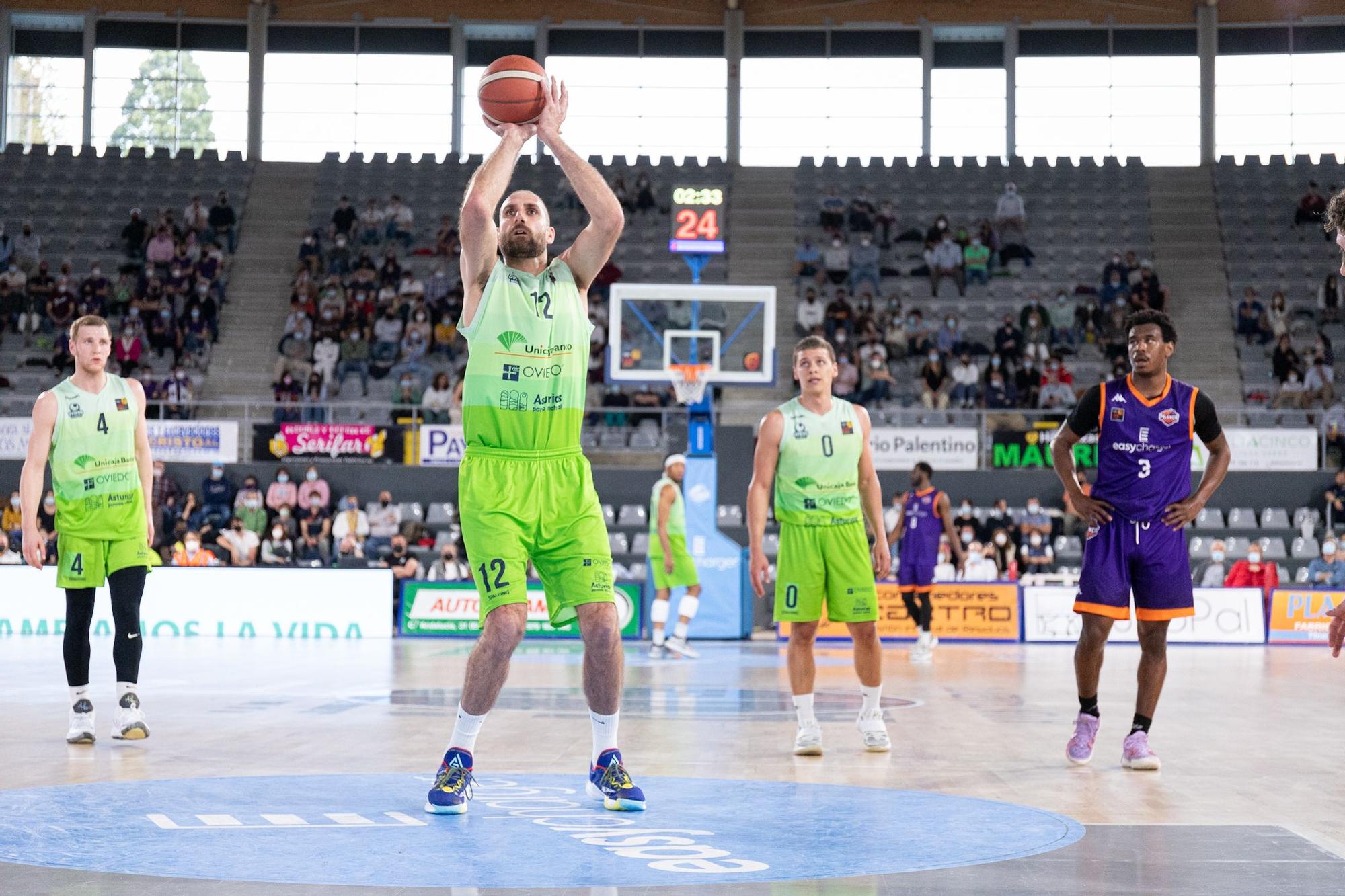 El Oviedo Baloncesto gana con remontada en Palencia (76-80)