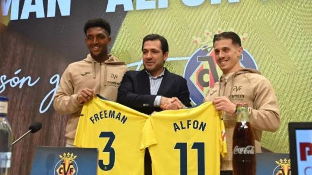 Freeman, Negueroles y Alfon, durante la presentación oficial en La Cerámica.