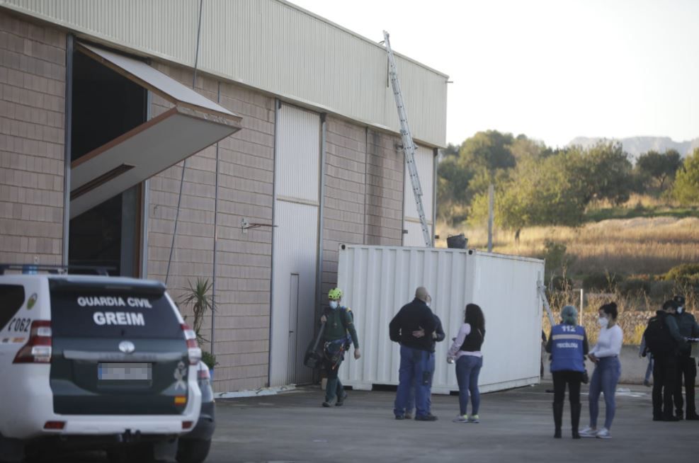 Muere un trabajador al caer del tejado de una nave industrial en el Polígono de Son Bugadelles, en Calvià