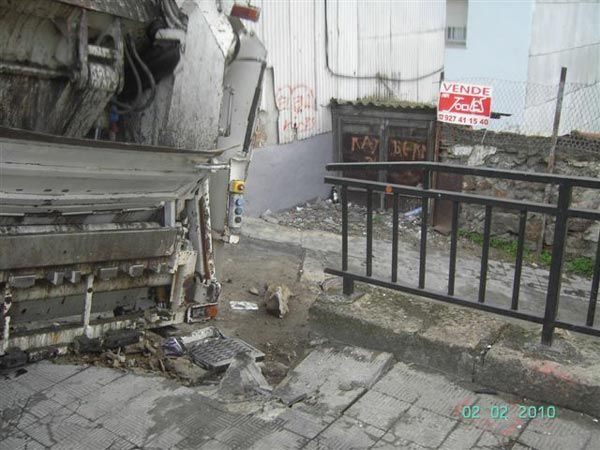 Accidente de un camión de recogida de basura de Plasencia