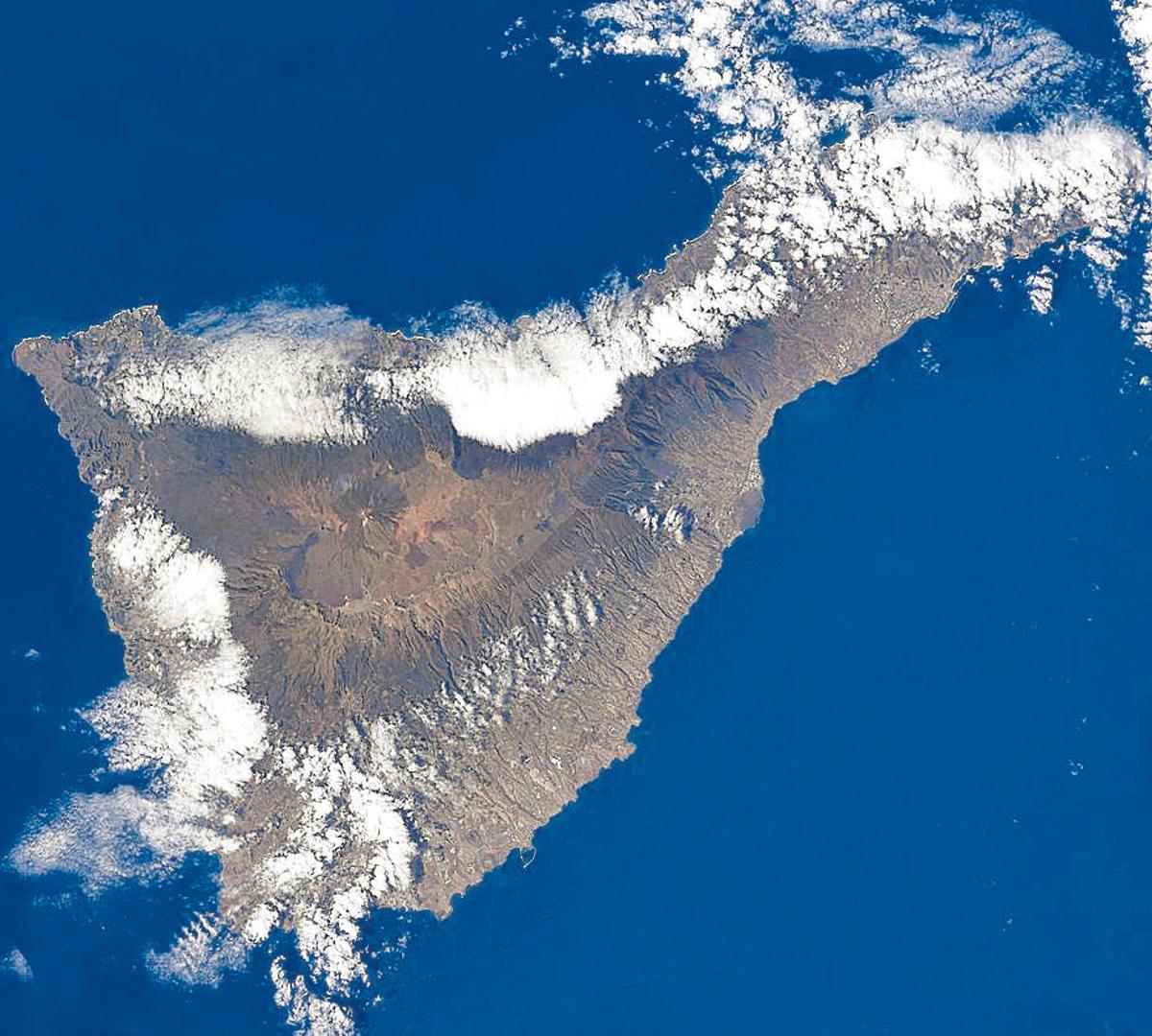 La panza de burro sobre Tenerife vista por los cosmonautas de la EEI.