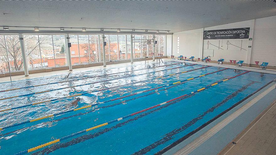 La Junta permite la entrada única en la piscina climatizada de Cáceres