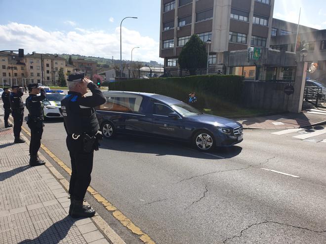 Tragedia en una carrera ciclista en Pravia: un hombre irrumpe con un coche robado y mata a un guardia civil tras arrollarlo