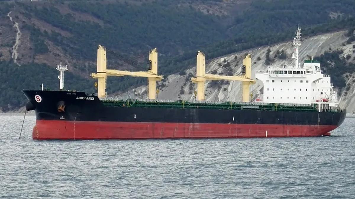 Imagen del 'Ruby', el barco que permanece en aguas internacionales al norte de Europa averiado y con una carga de nitrato de amonio ruso