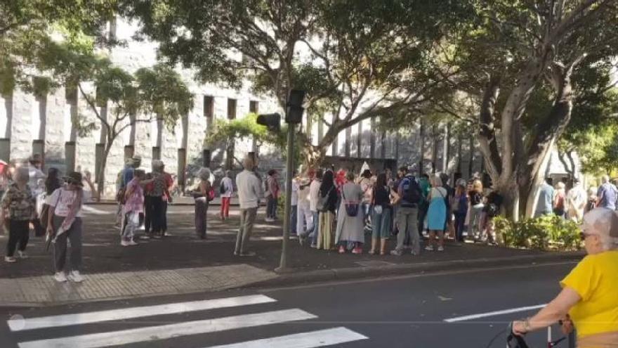 Manifestación en las calles de Santa Cruz de Tenerife por una Sanidad pública de calidad