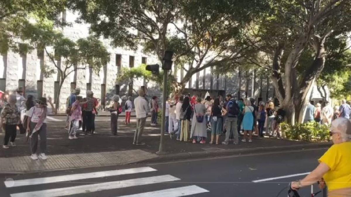 Manifestación en las calles de Santa Cruz de Tenerife por una Sanidad pública de calidad