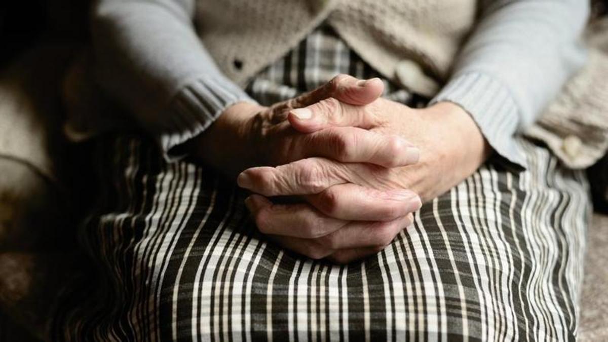 Más de 50.400 personas reciben prestación por dependencia en Aragón.