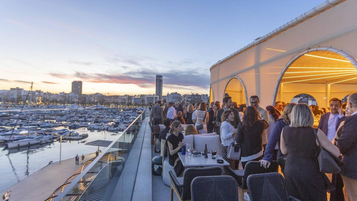 Béton Brut: Glamour en el puerto
