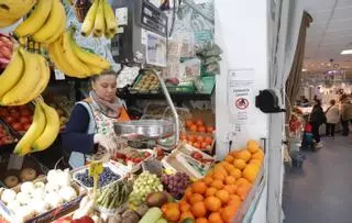 Tres mercados municipales remontan con savia nueva y otros tres se mueren