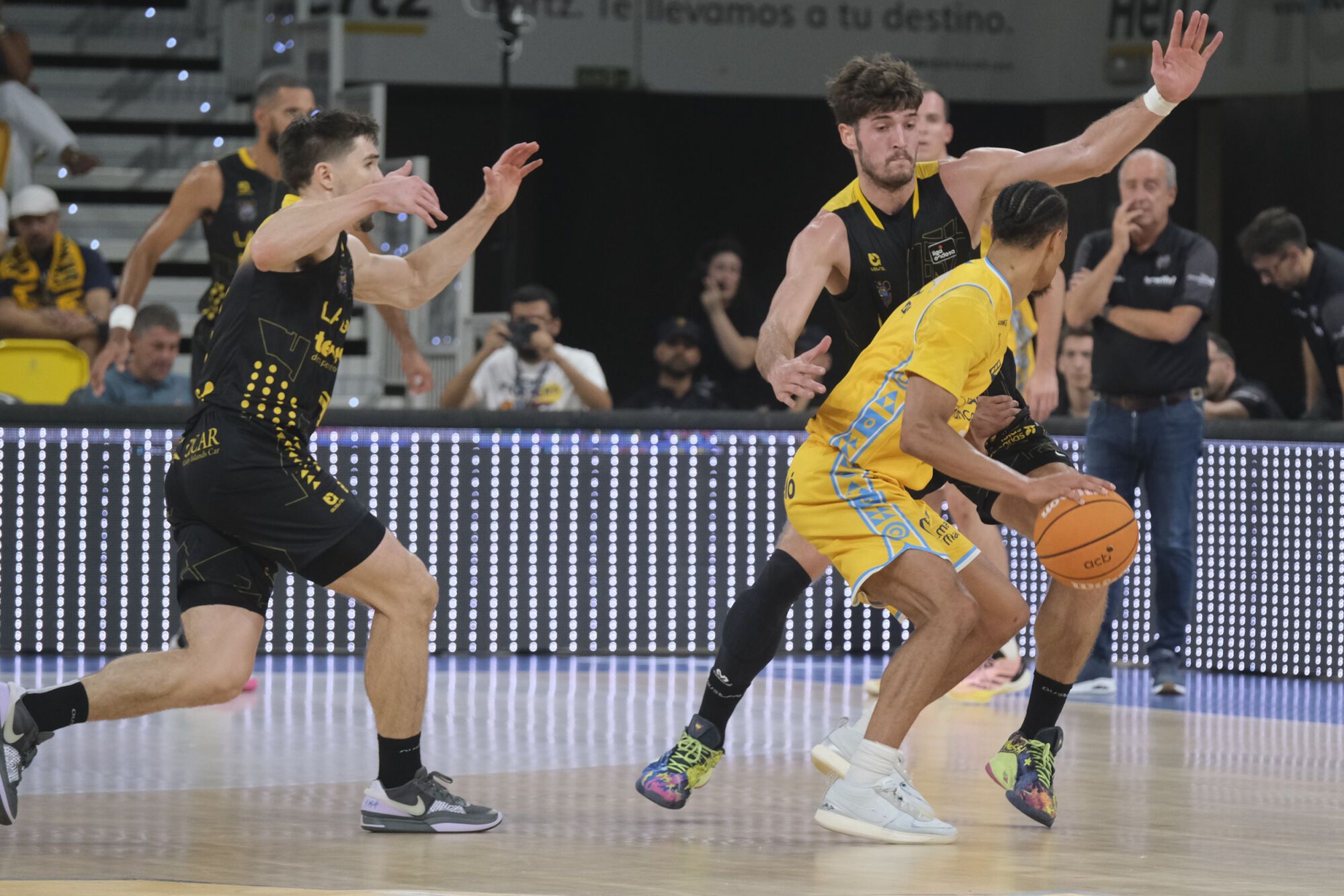 Amistoso: Dreamland Gran Canaria - La Laguna Tenerife