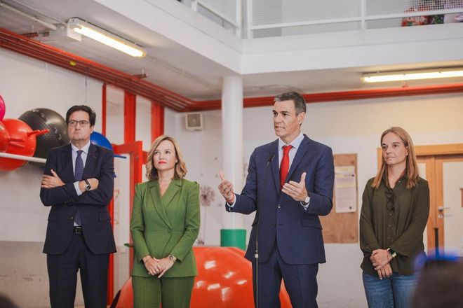 Sánchez reduirà per llei les hores lectives del professorat