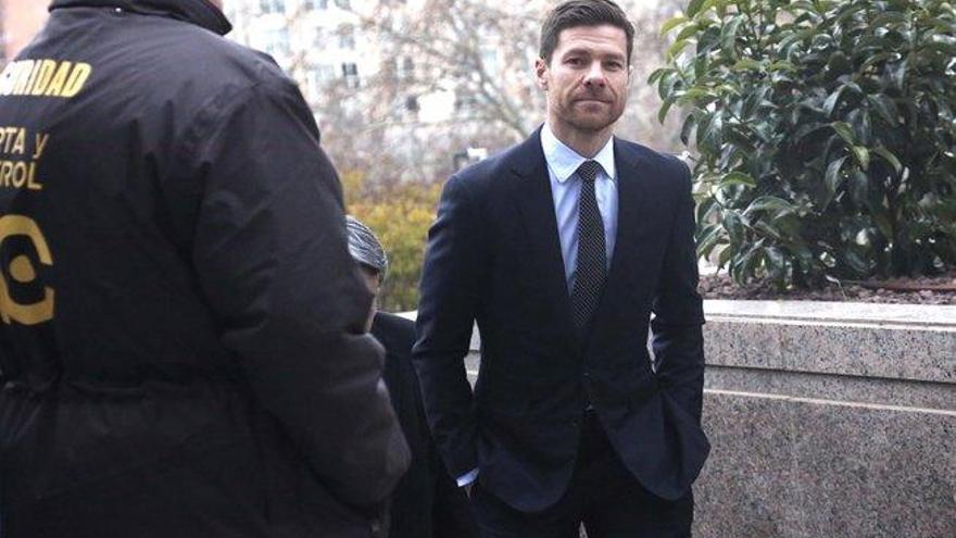 Nueva querella por delito fiscal contra Xabi Alonso tras ser absuelto