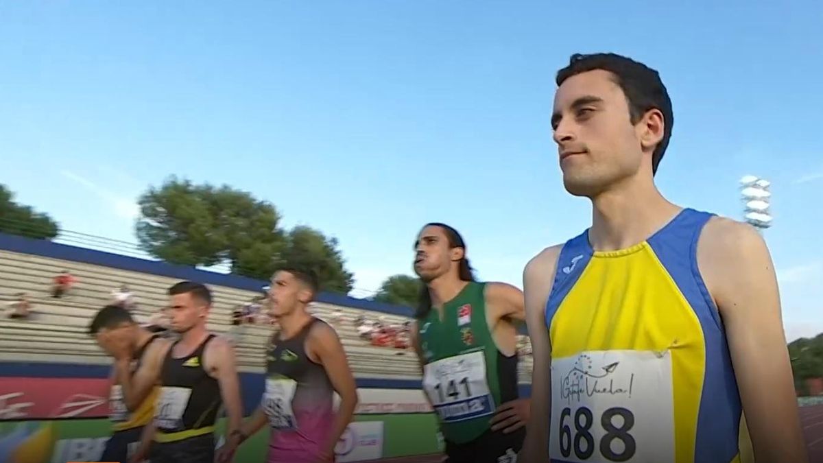 Diego Bravo, en la salida de la carrera de ayer.