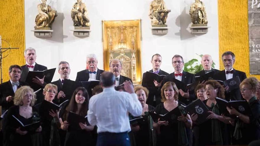 El coro &quot;Bloque al Canto&quot;, en los Carmelitas