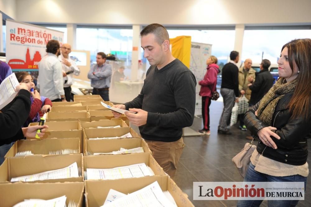 Entrega de dorsales para la Murcia Maratón