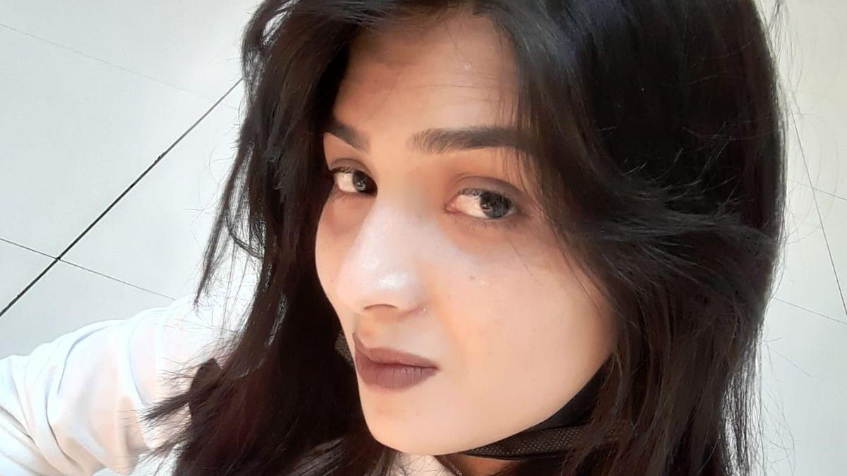 Abbas Aroj, la hermana de 24 años residente en Terrassa asesinada por su familia en Pakistán.